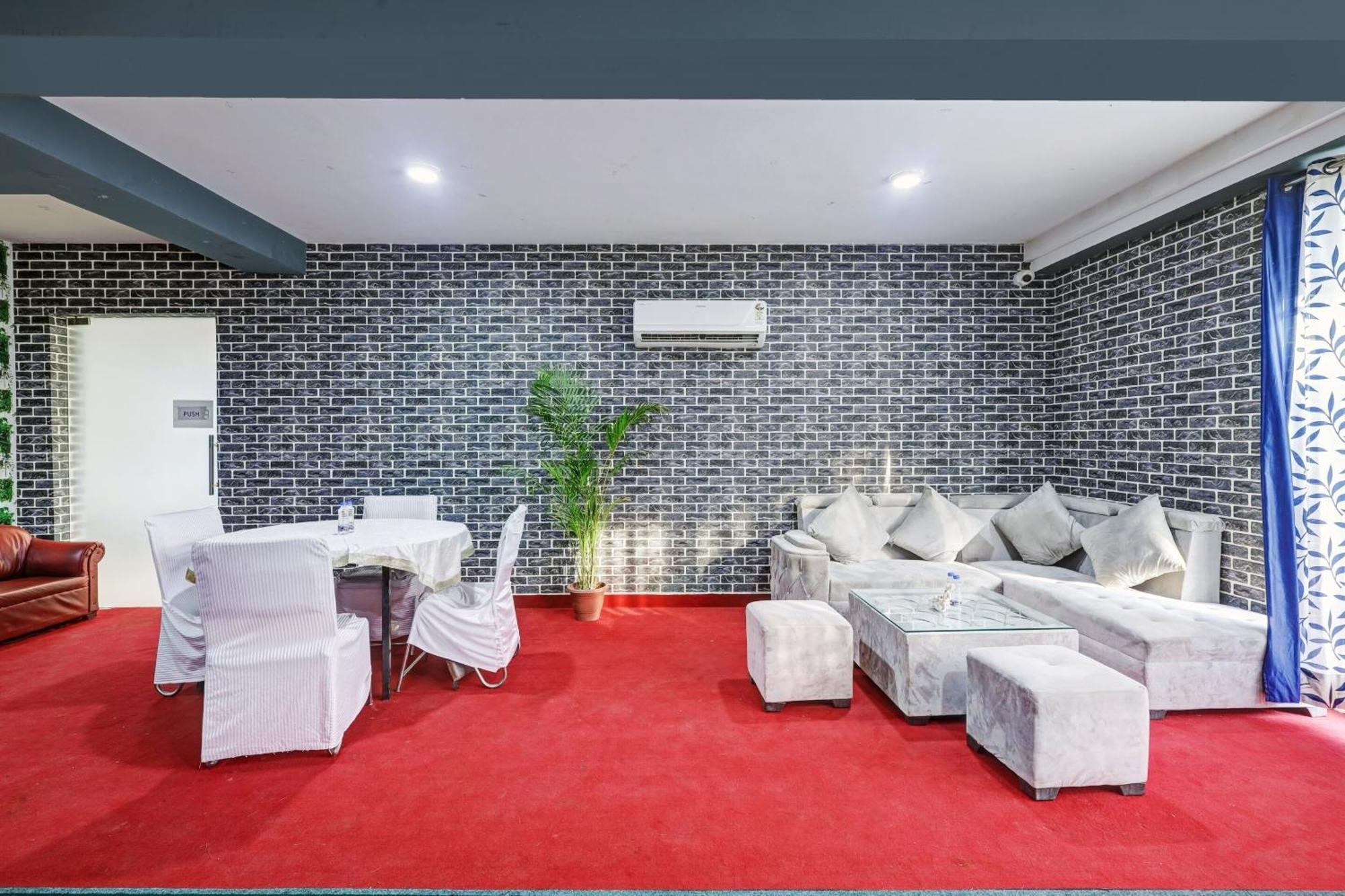 Super Townhouse Tipsyy Near Bestech Central Square Mall グルガウン エクステリア 写真
