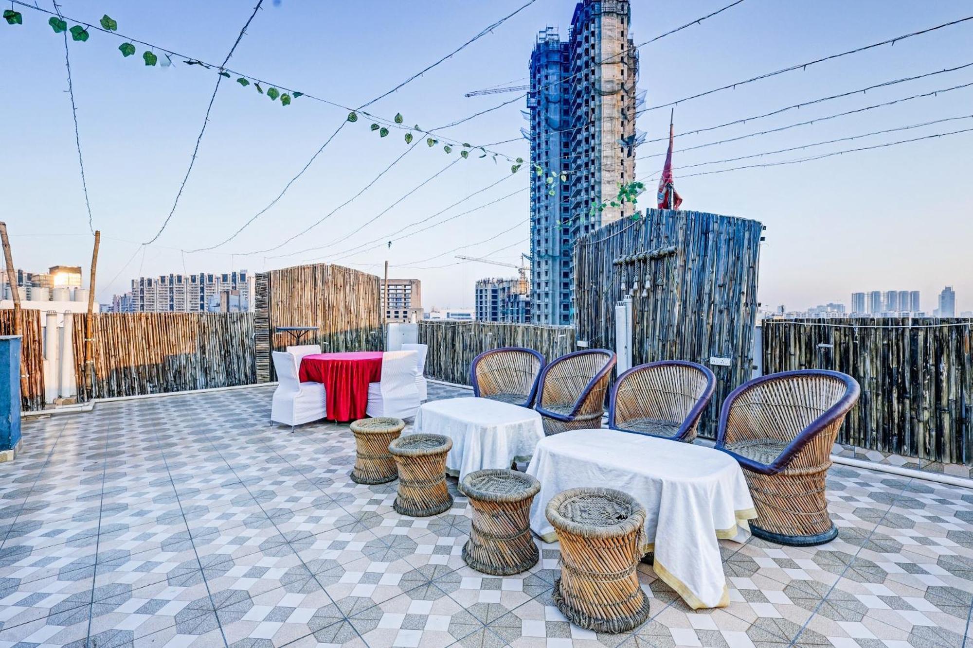 Super Townhouse Tipsyy Near Bestech Central Square Mall グルガウン エクステリア 写真